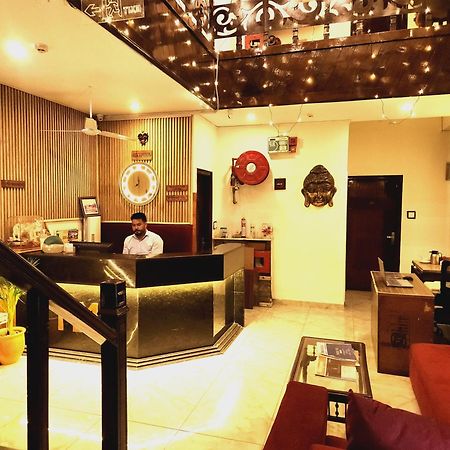 Hotel Vrs Inns Chandigarh Bagian luar foto