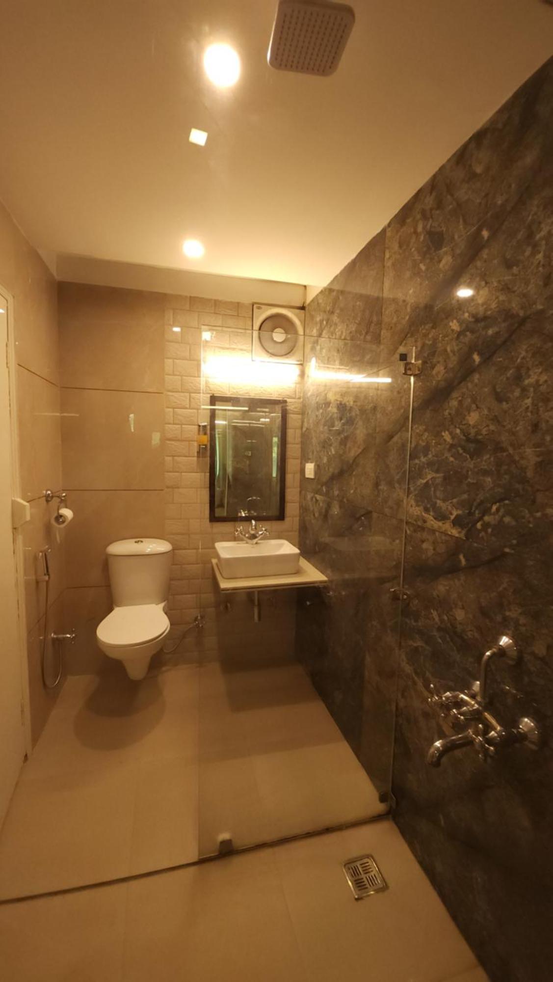 Hotel Vrs Inns Chandigarh Bagian luar foto