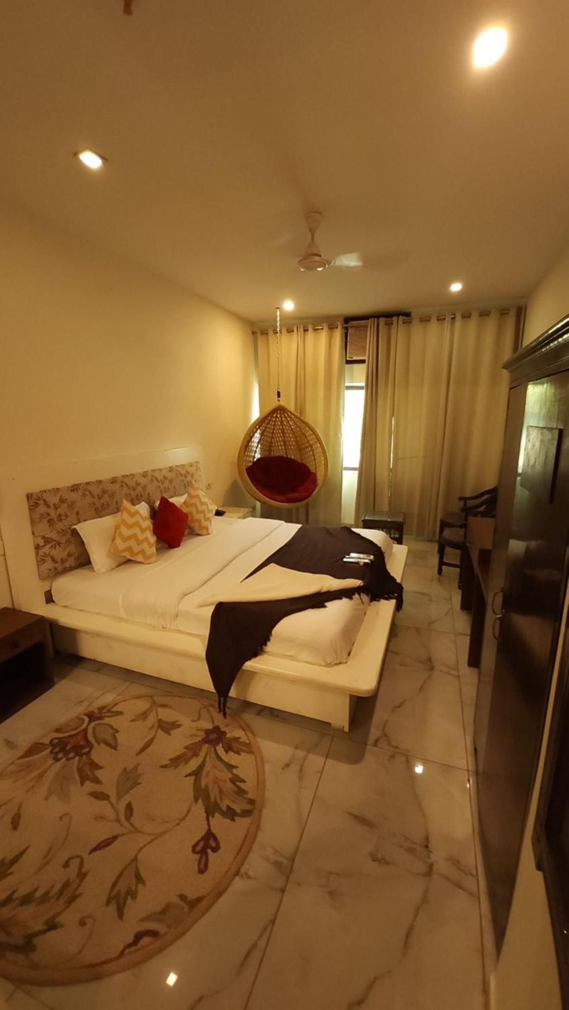 Hotel Vrs Inns Chandigarh Bagian luar foto