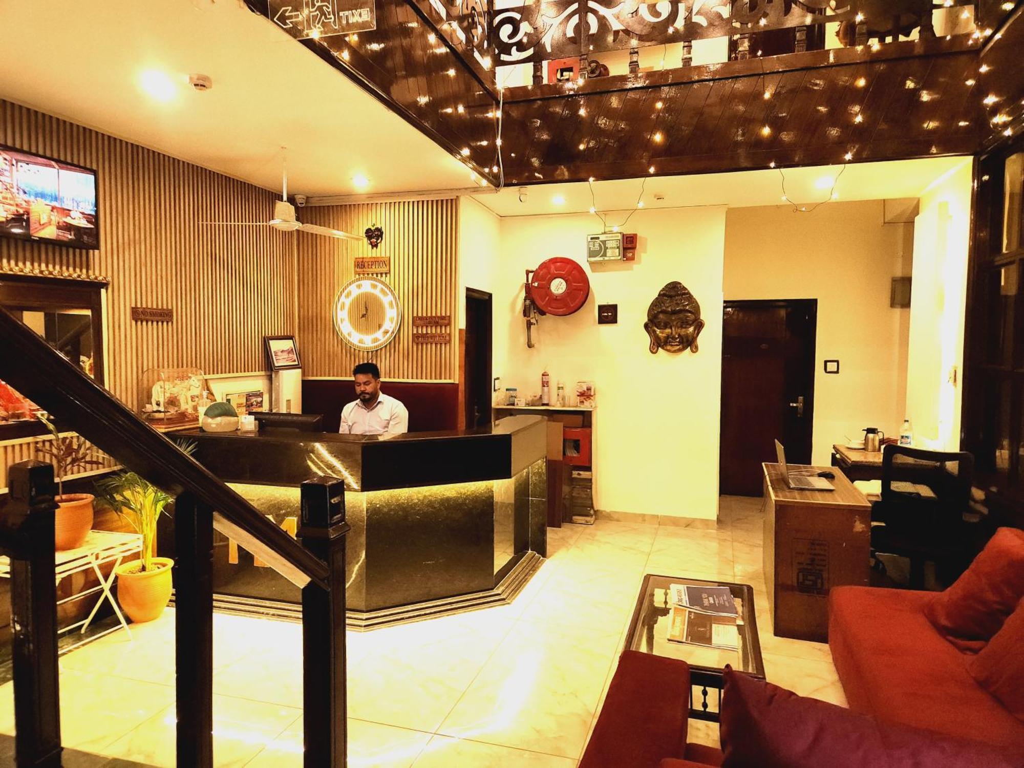Hotel Vrs Inns Chandigarh Bagian luar foto