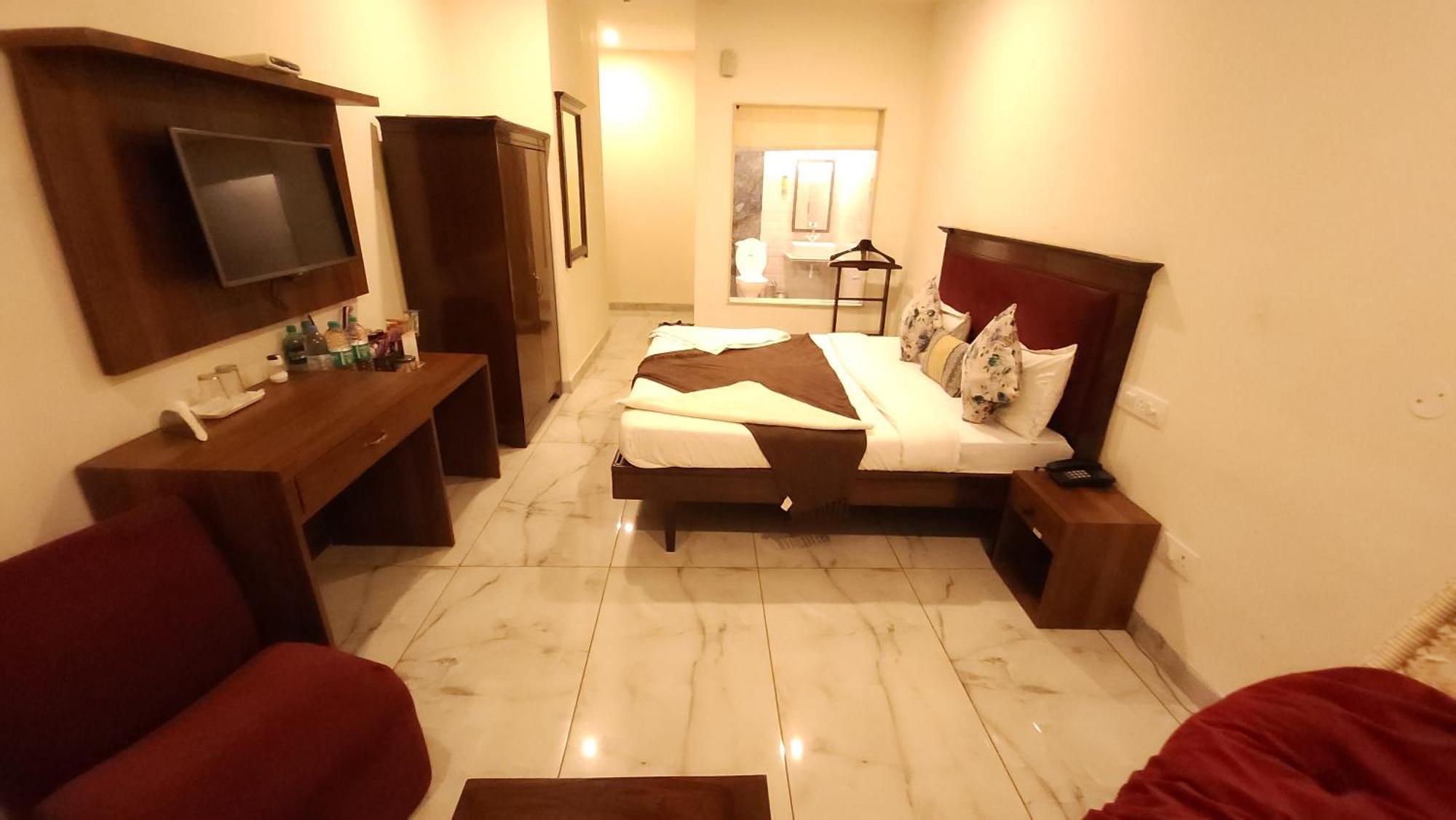 Hotel Vrs Inns Chandigarh Bagian luar foto