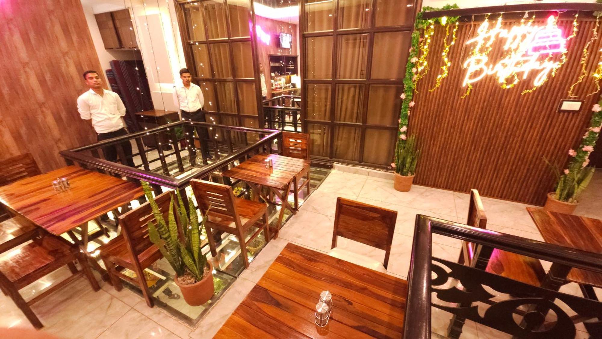 Hotel Vrs Inns Chandigarh Bagian luar foto
