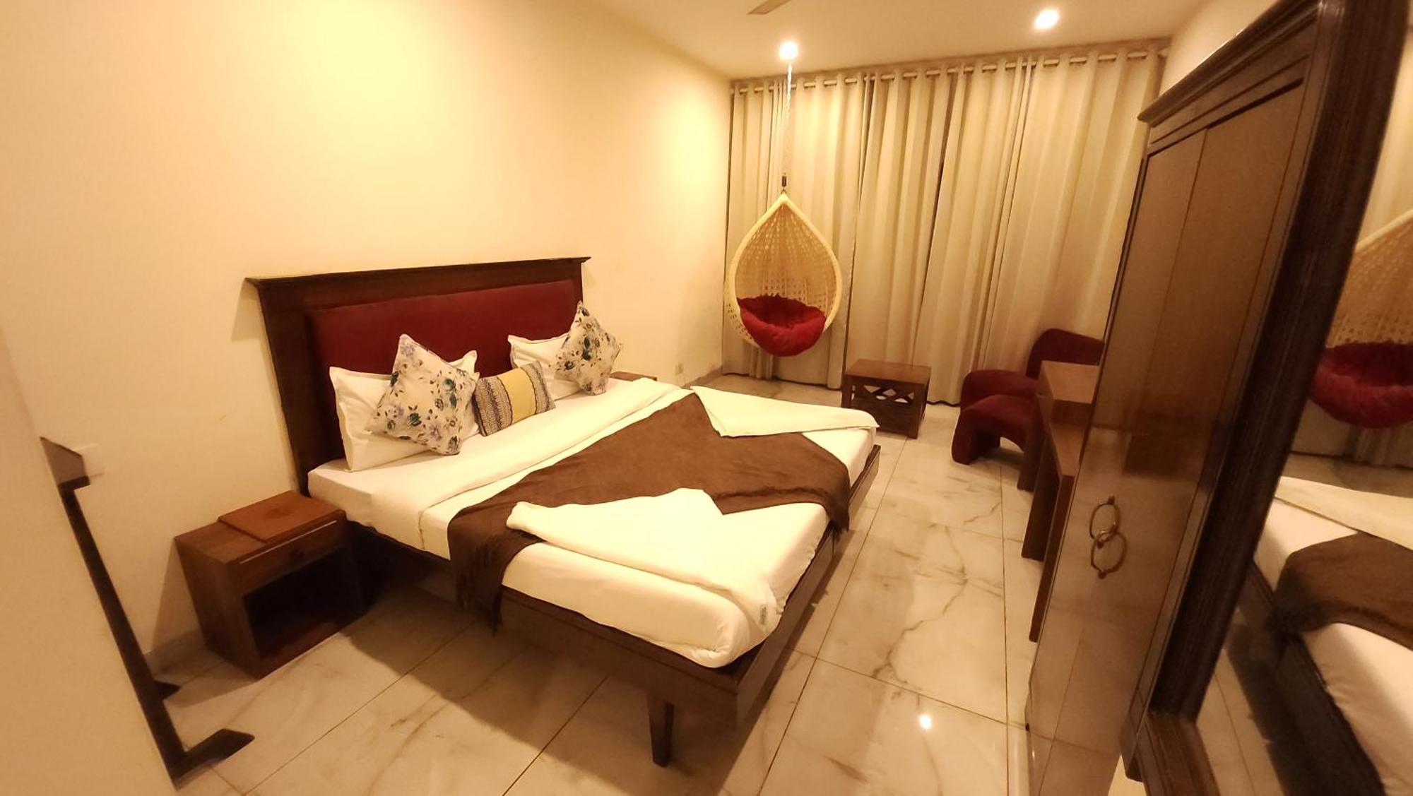 Hotel Vrs Inns Chandigarh Bagian luar foto