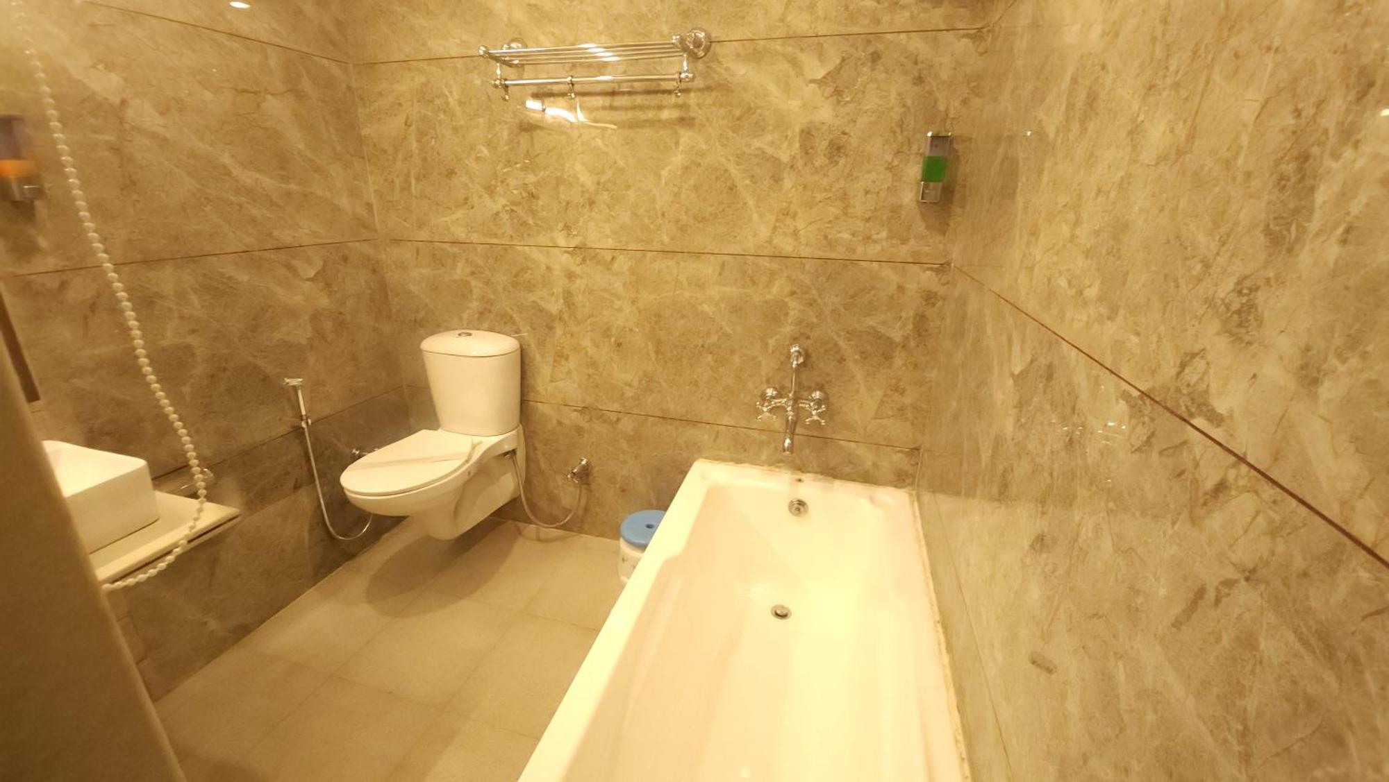 Hotel Vrs Inns Chandigarh Bagian luar foto